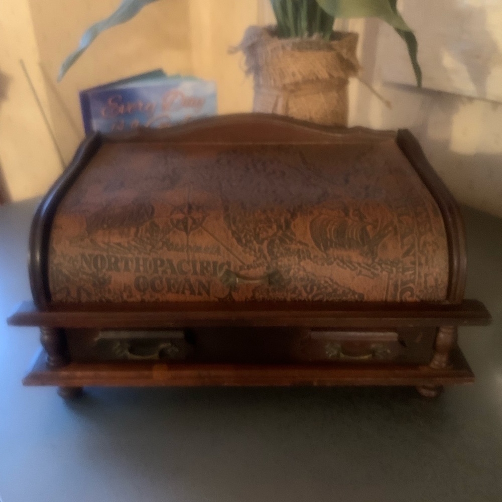 Vintage, LONDON LEATHER wooden Jewelry box, BROWN, old and beautiful!